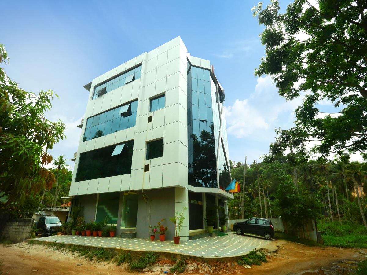 Hotel Oyo 9557 Near Kims Hospital à Thiruvananthapuram Extérieur photo