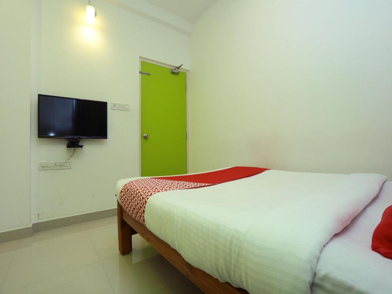 Hotel Oyo 9557 Near Kims Hospital à Thiruvananthapuram Extérieur photo