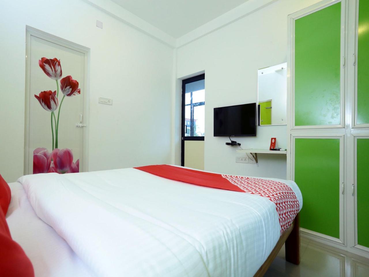 Hotel Oyo 9557 Near Kims Hospital à Thiruvananthapuram Extérieur photo
