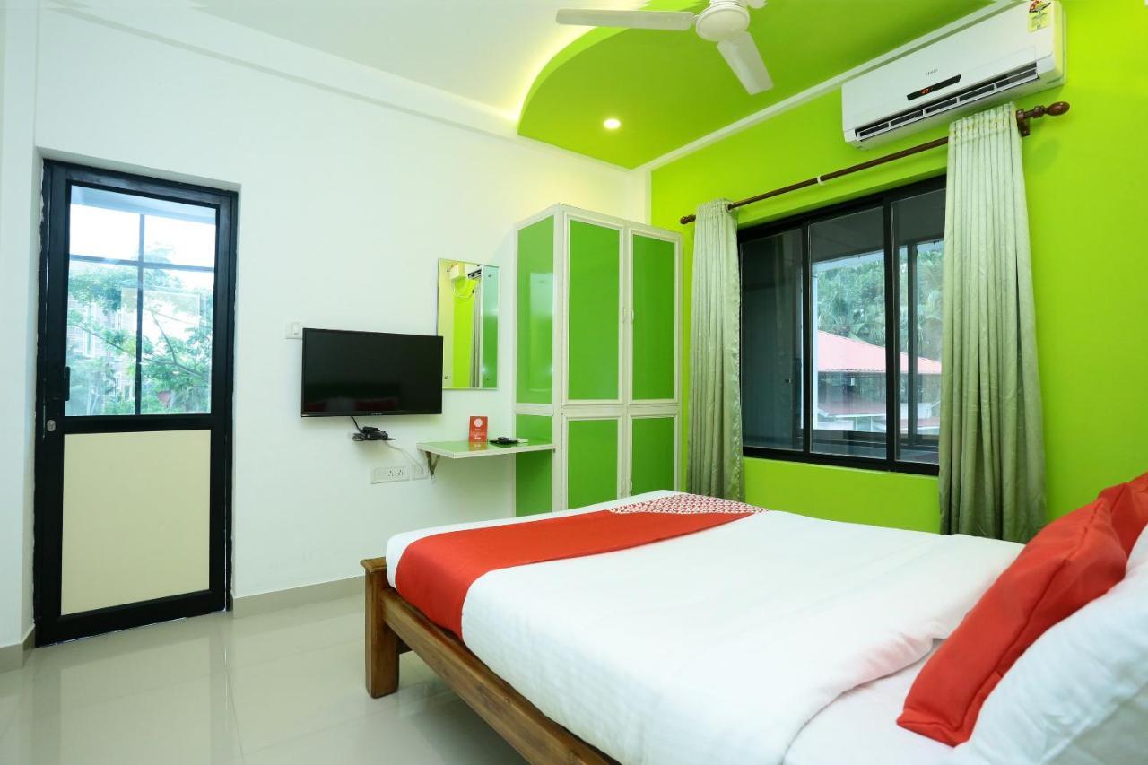 Hotel Oyo 9557 Near Kims Hospital à Thiruvananthapuram Extérieur photo